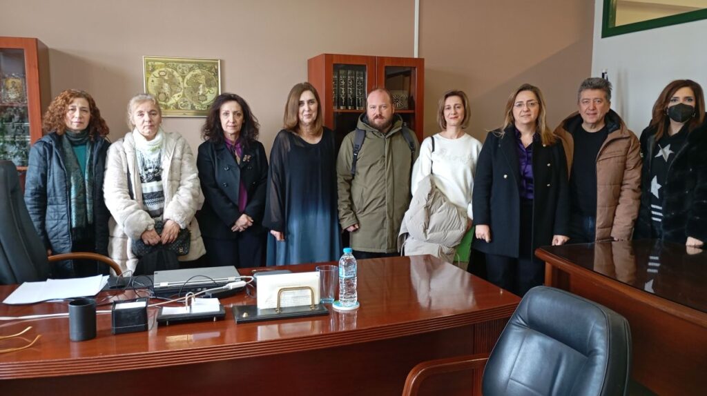 Συναντήσεις για θέματα φοίτησης και ένταξης μαθητών Ρομά σε σχολεία της Λάρισας